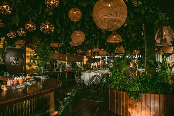 Optimal Kitchen TV Placement: Reduce Cooking Distractions with Smart Screen Positioning!